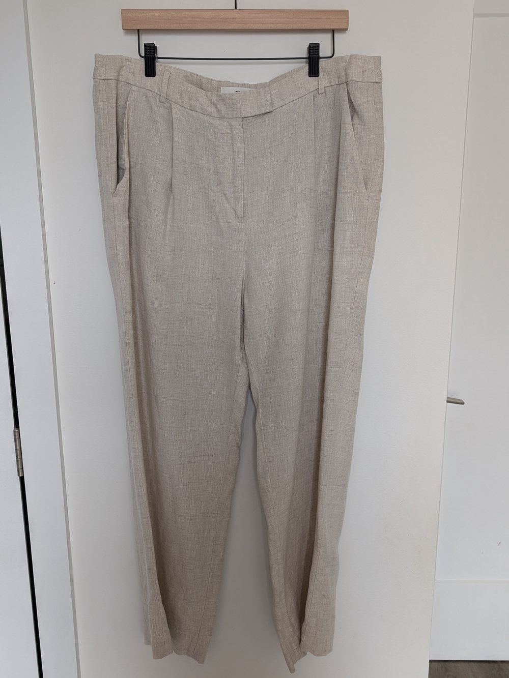 Banana Republic Neutral Linen-Blend Pleated Trousers